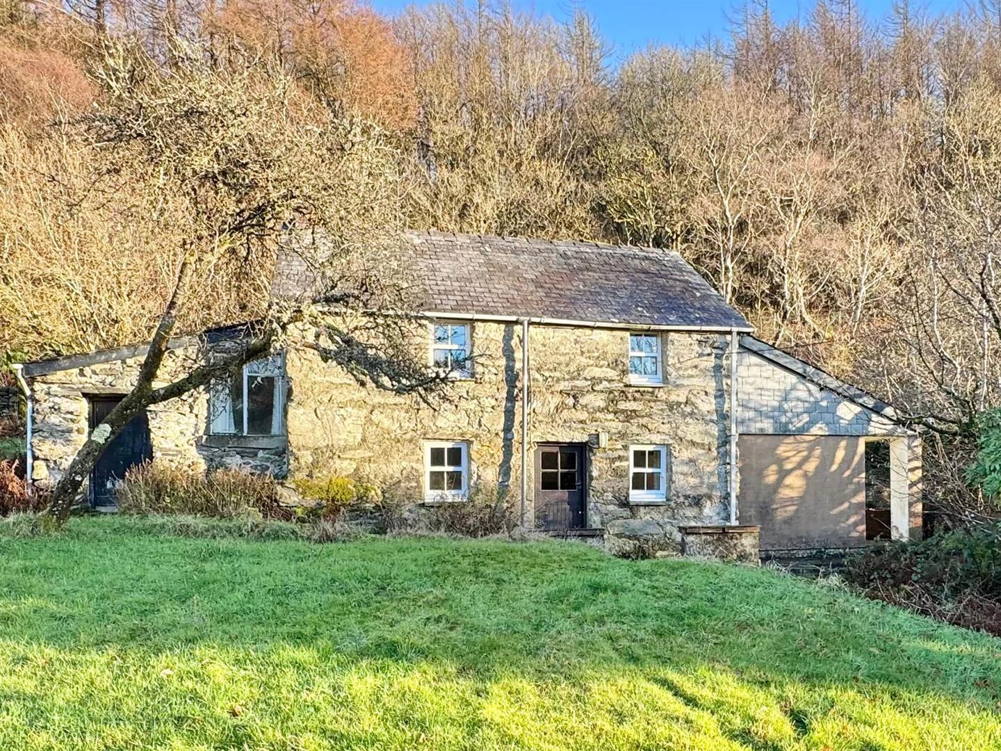 PHOTO-2025-11-25-22-05-53 (5).jpg